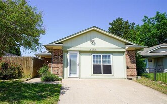 5205 Shoregate Dr in Garland, TX - Building Photo