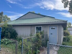 401 S Church St in Georgetown, IL - Building Photo