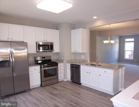12401 Benjamin Hill Ln in Fairfax, VA - Building Photo - Building Photo