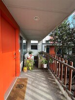 2200 Dickson Dr in Austin, TX - Building Photo