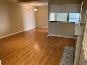 2607 Howellwood Way in Austin, TX - Foto de edificio - Building Photo