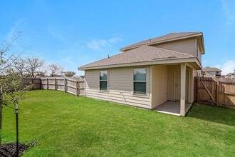 9330 Green Flora Ct in San Antonio, TX - Building Photo - Building Photo