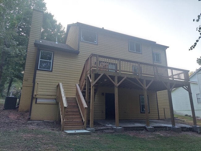 924 Chapman Cir in Stone Mountain, GA - Building Photo - Building Photo