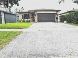 5 Browning Trail in Barrie, ON - Building Photo