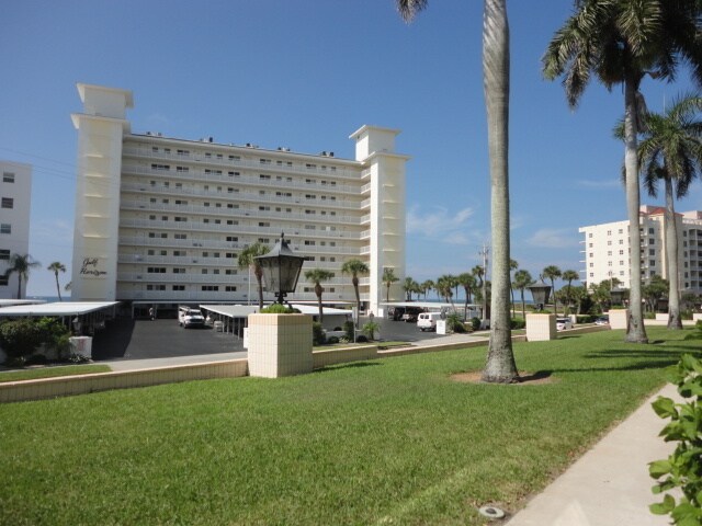 200 The Esplanade S in Venice, FL - Building Photo