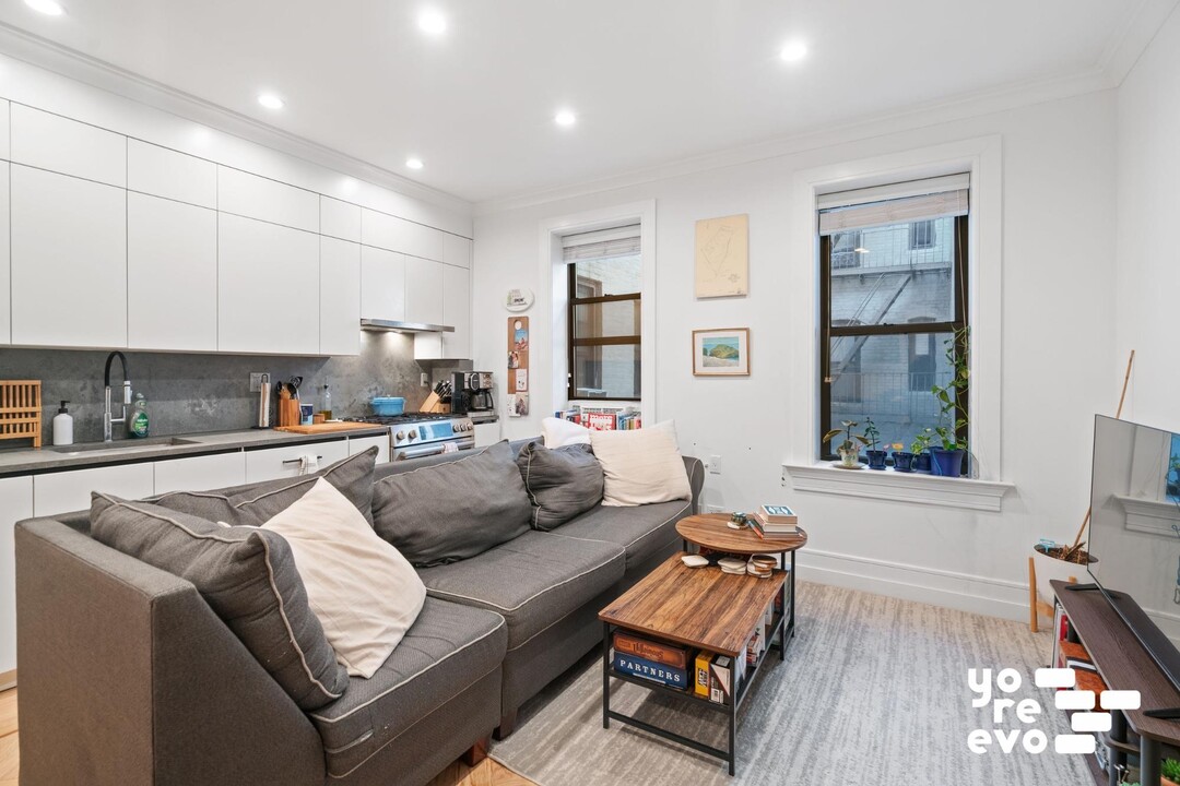 24-51-51 38th St in Queens, NY - Building Photo