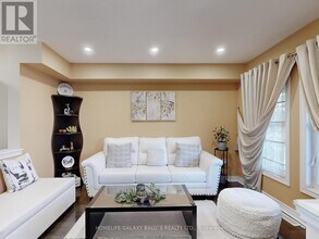 493 Nairn Circle in Milton, ON - Building Photo - Building Photo