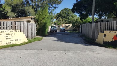 Highland Mobile Home Park in St. Petersburg, FL - Building Photo - Building Photo