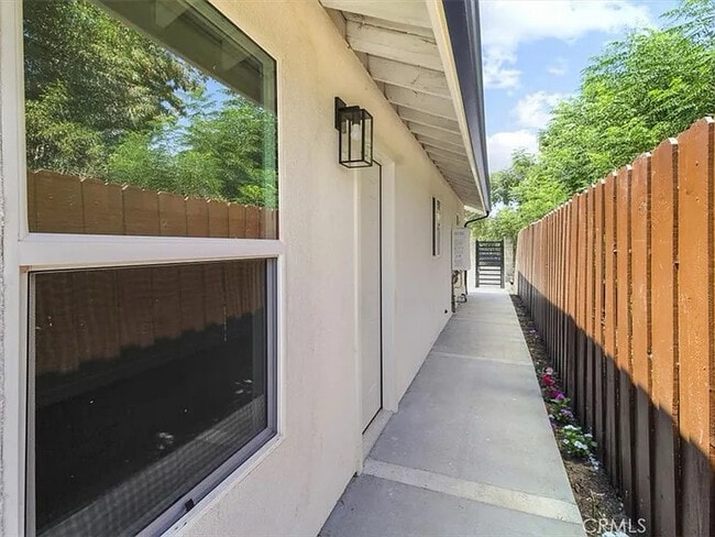 8140 Louise Ave in Los Angeles, CA - Building Photo - Building Photo