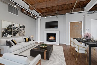 420 S Clinton St, Unit 510 in Chicago, IL - Foto de edificio - Building Photo