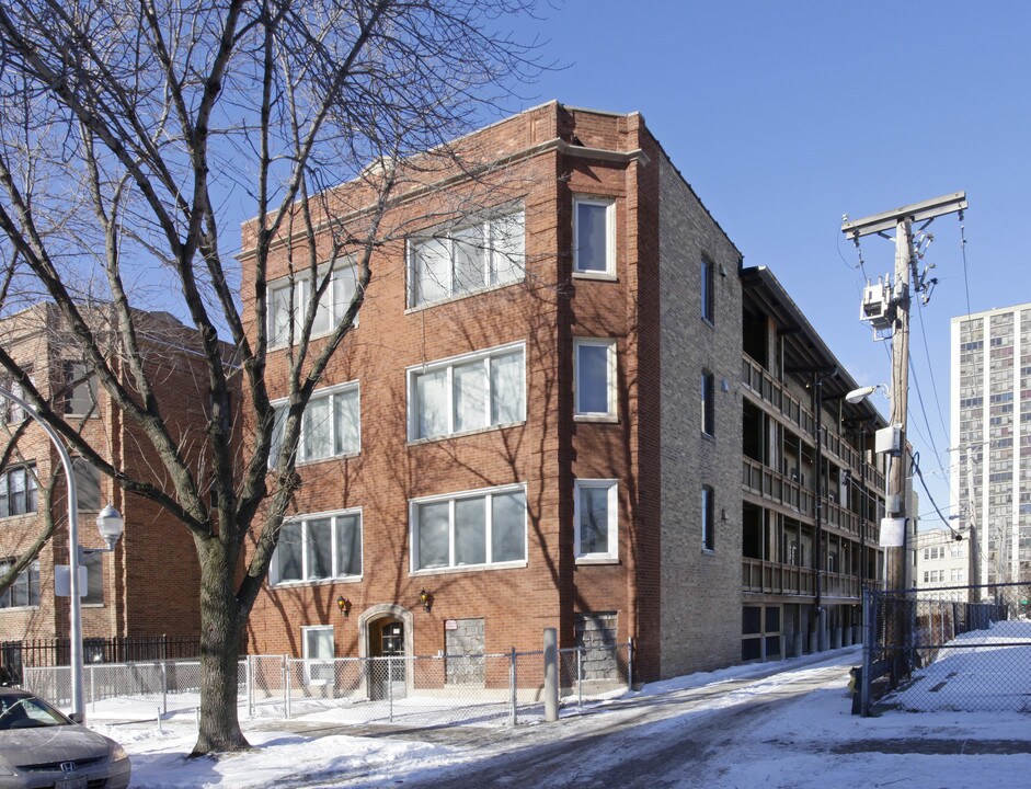 841 W Sunnyside Ave in Chicago, IL - Building Photo