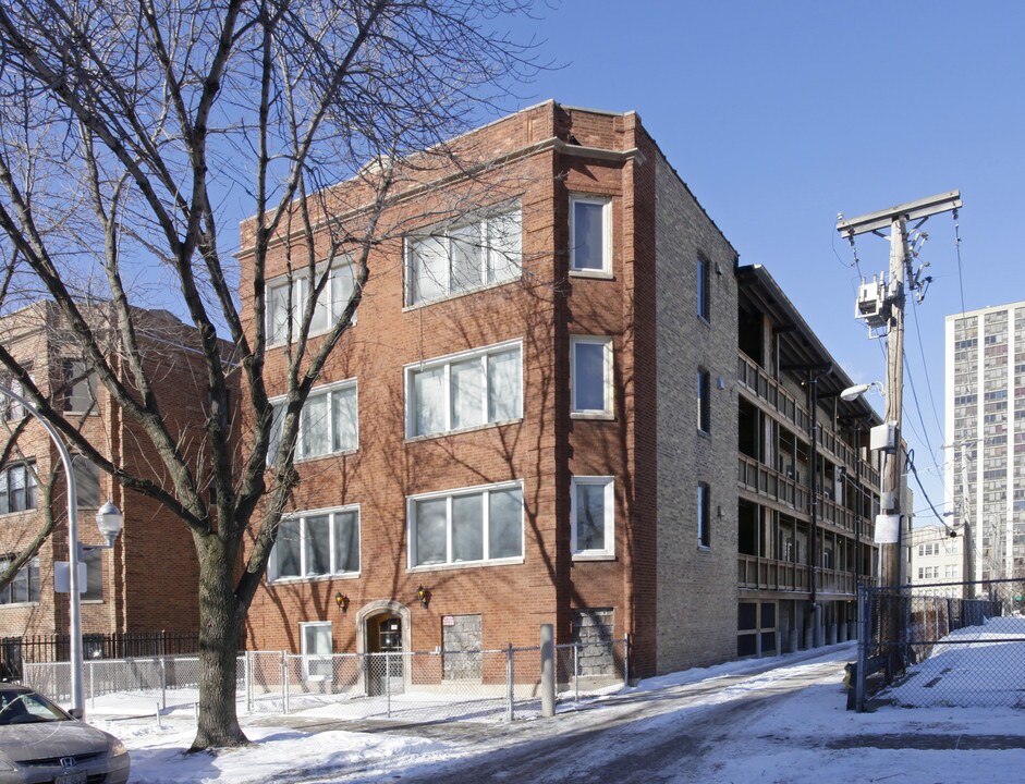 841 W Sunnyside Ave in Chicago, IL - Foto de edificio