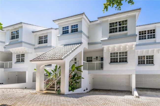 property at 1707 E Las Olas Blvd