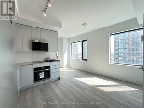 2920-2920 Hwy 7 in Vaughan, ON - Building Photo - Building Photo