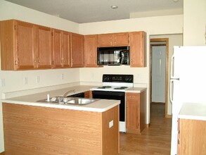 112 Lake Saint Ellen Dr, Unit 112 in Fairview Heights, IL - Building Photo - Building Photo
