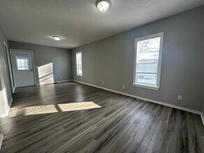 911 S Laurel St in Mishawaka, IN - Building Photo - Building Photo