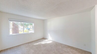 410 Alameda del Prado in Novato, CA - Building Photo - Building Photo