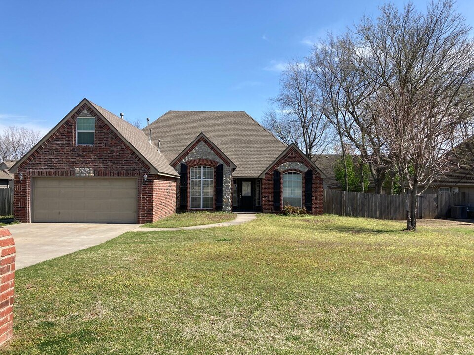 25575 Briar Dr in Claremore, OK - Building Photo