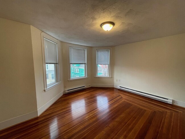 14 Garrison Ave, Unit #9 in Somerville, MA - Building Photo - Building Photo