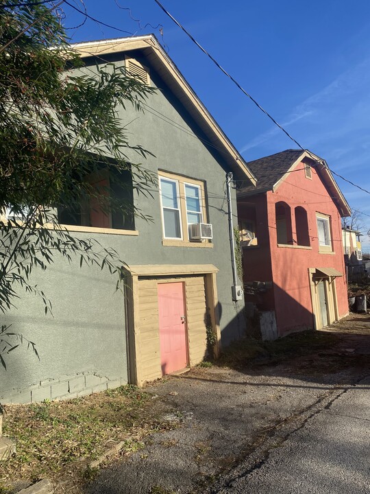 806A Vincent St in Charleston, WV - Building Photo