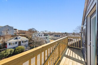 232 Fulton St, Unit 3 in Medford, MA - Building Photo - Building Photo