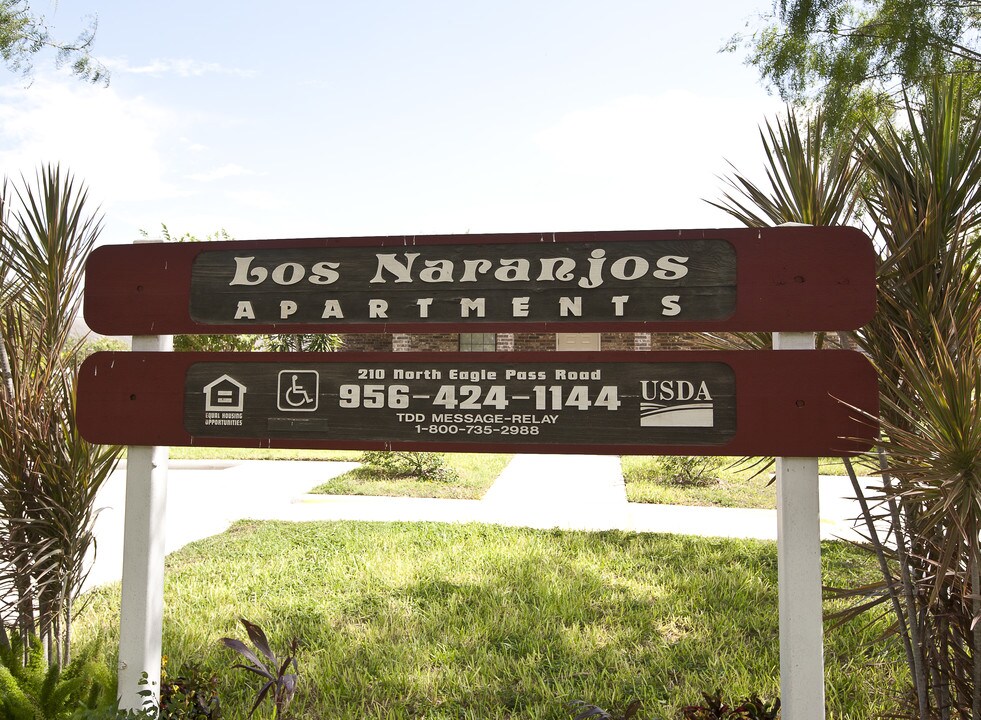 Los Naranjos Apartments in Mission, TX - Foto de edificio