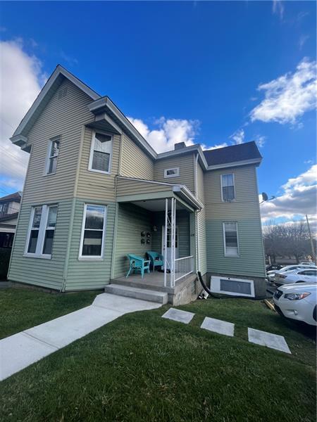 219 5th St in Dravosburg, PA - Building Photo