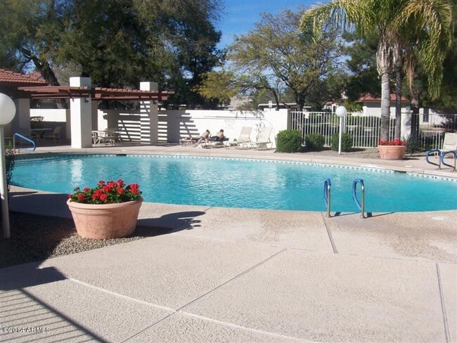 property at 8625 E Belleview Pl
