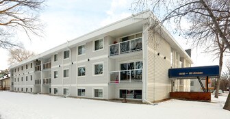 St. Charles Apartments in Edmonton, AB - Building Photo