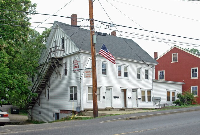 16 Main St in Topsham, ME - Foto de edificio - Building Photo