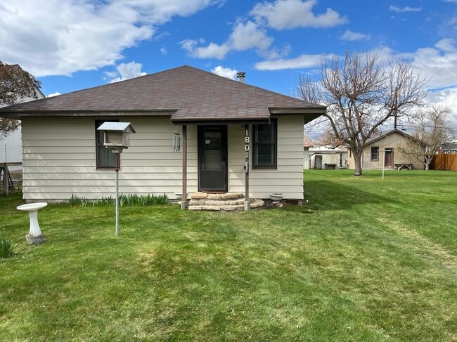 property at 1801 Beck Ave