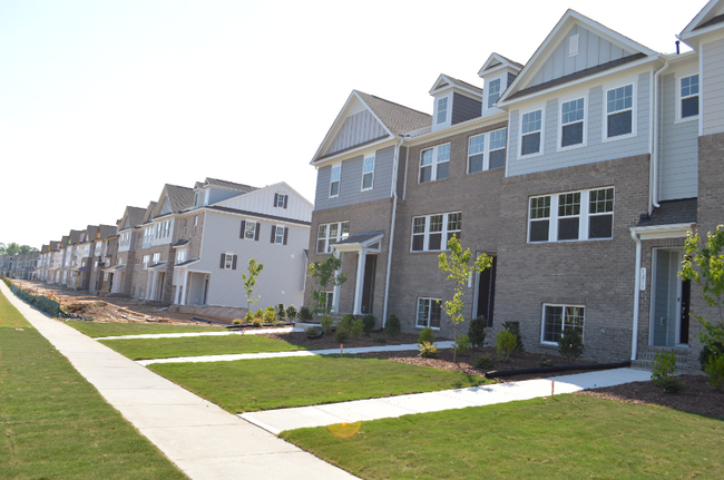 1269 Herb Garden Way in Apex, NC - Building Photo - Building Photo