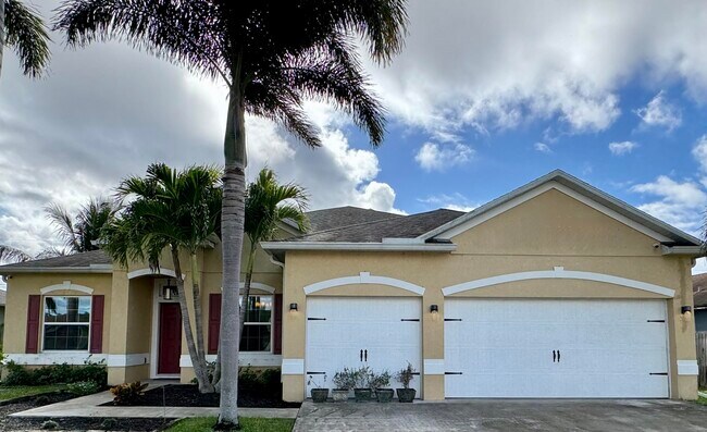 520 SW Dailey Ave in Port St. Lucie, FL - Building Photo - Building Photo