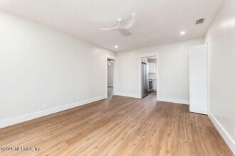 2247 Riverside Ave in Jacksonville, FL - Building Photo - Building Photo