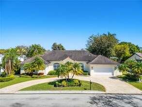 5253 NW 94th Doral Pl in Doral, FL - Building Photo - Building Photo