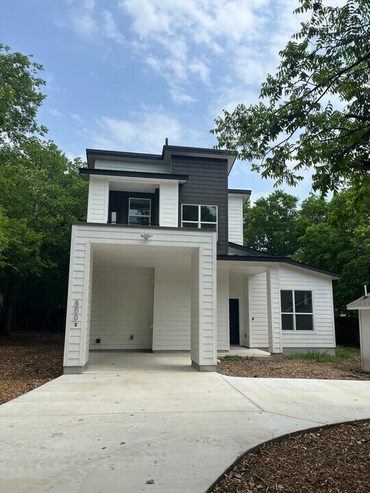 500 Capitol Dr in Austin, TX - Building Photo