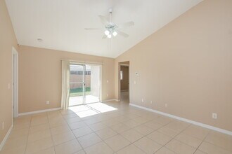 1911 Brandon Brook Rd in Valrico, FL - Building Photo - Building Photo