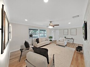 7797 Barry Ct in Seminole, FL - Building Photo - Building Photo
