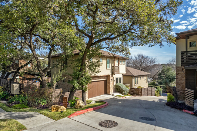 Oaks at 1227 Condos in Austin, TX - Building Photo - Building Photo