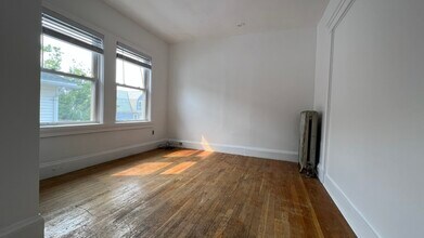 24 Chetwynd Rd, Unit 2 in Somerville, MA - Building Photo - Building Photo