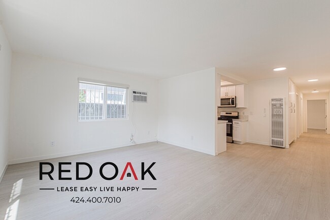 912 N Ridgewood Pl, Unit 2
