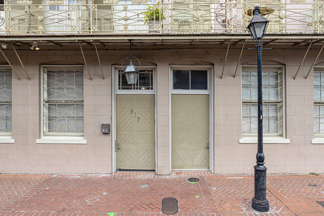 917 Toulouse St in New Orleans, LA - Building Photo - Building Photo