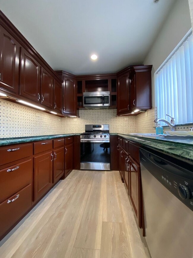 Holt Luxury Investments LLC