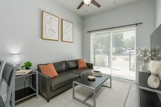 Buffalo at Arlington in Arlington, TX - Building Photo - Interior Photo