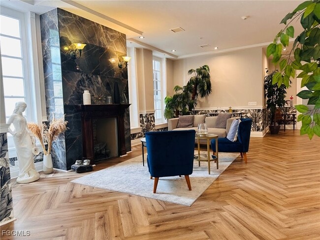 2310 First St in Ft. Myers, FL - Building Photo - Building Photo