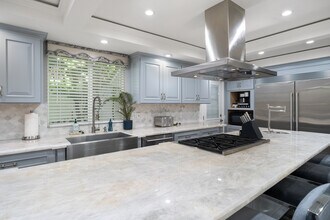 22711 Margarita Dr in Los Angeles, CA - Building Photo - Building Photo