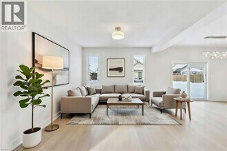 123 Maple St in Mapleton, ON - Building Photo - Building Photo