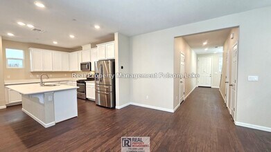 4264 Emerald Gate Ln in Folsom, CA - Building Photo - Building Photo