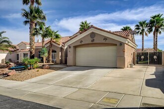 8041 Edward Baher Ave in Las Vegas, NV - Building Photo - Building Photo