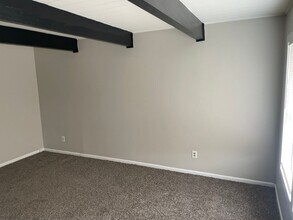 821 N 70th Terrace in Kansas City, KS - Building Photo - Building Photo